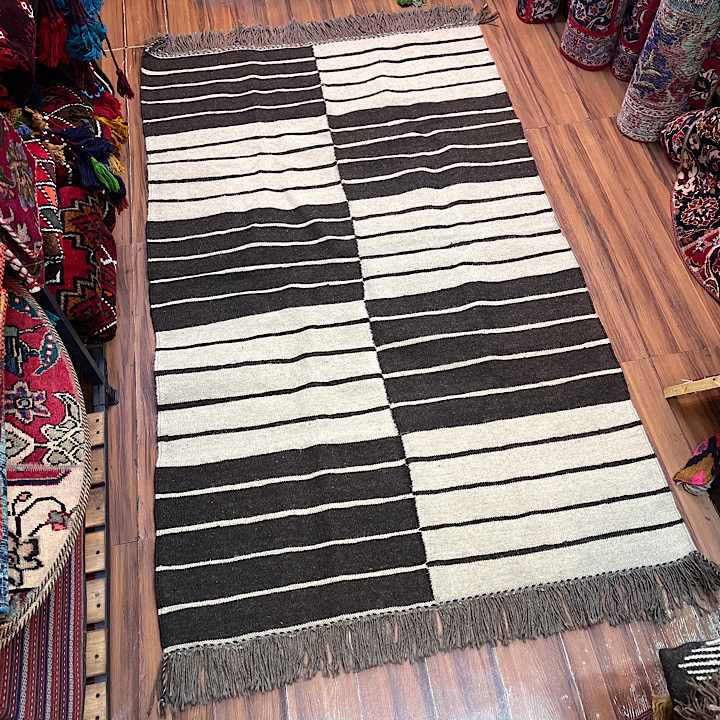 گلیم پشمی قالیچه ای