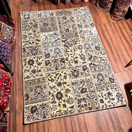 فرش چهلتیکه کلاژ زمینه روشن